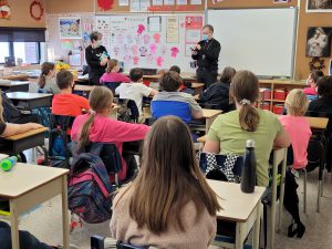 Bishop speaks to Grade 6 students